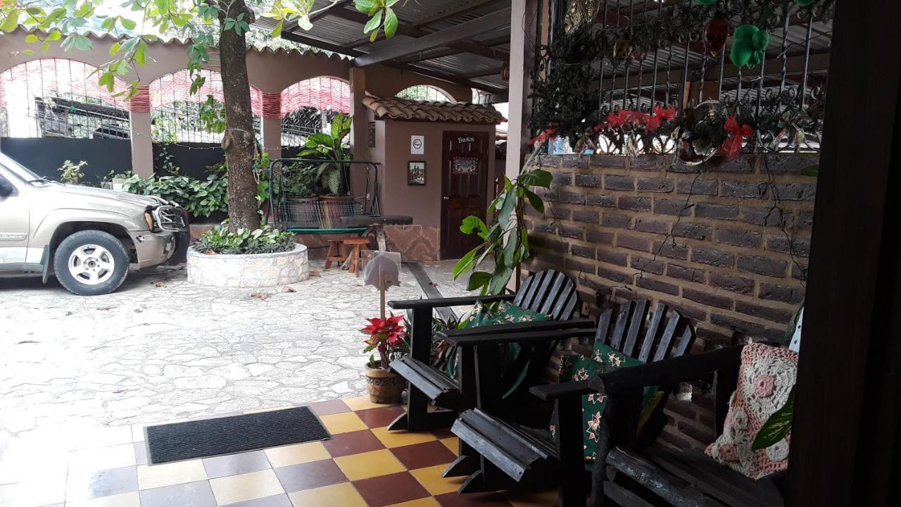 Hotel El Almendro Copán Екстериор снимка